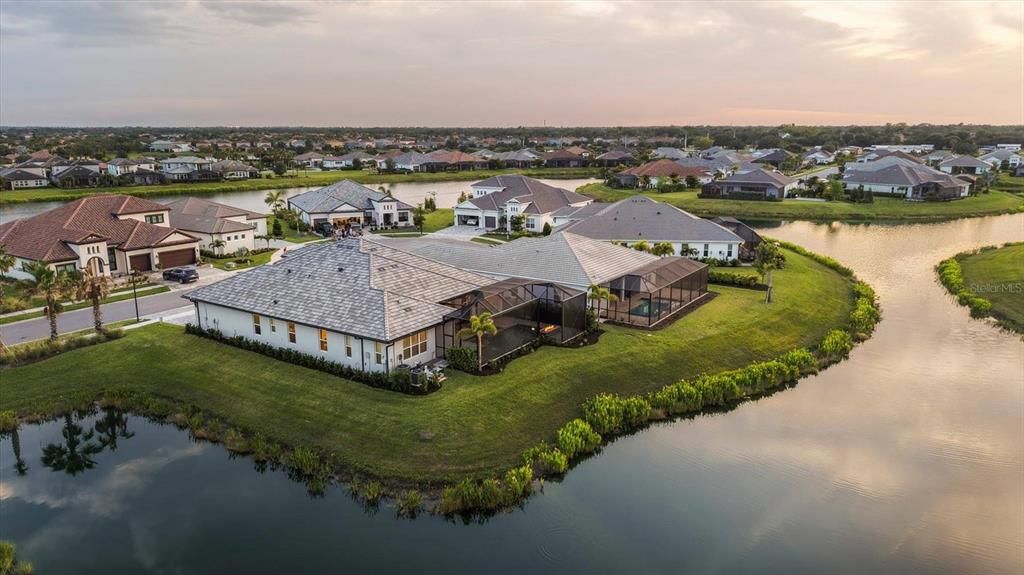 En Venta: $1,375,000 (4 camas, 3 baños, 3308 Pies cuadrados)
