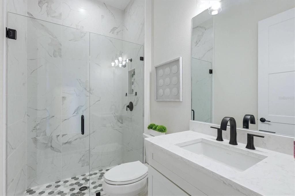 En Venta: $1,375,000 (4 camas, 3 baños, 3308 Pies cuadrados)