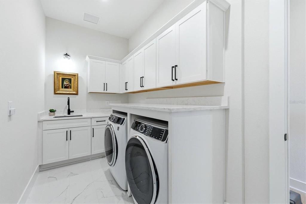 En Venta: $1,375,000 (4 camas, 3 baños, 3308 Pies cuadrados)
