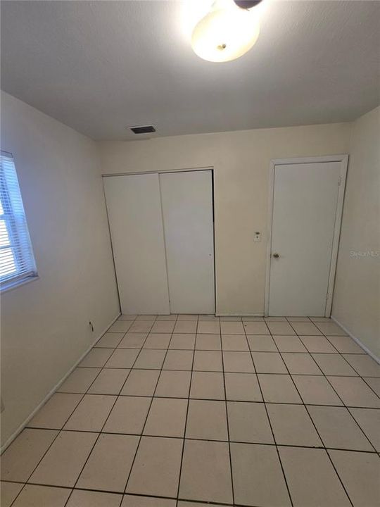 Active With Contract: $1,310 (2 beds, 1 baths, 696 Square Feet)