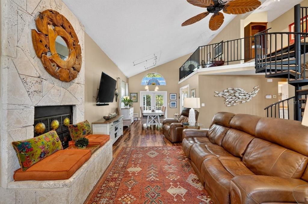 En Venta: $699,900 (3 camas, 2 baños, 1806 Pies cuadrados)