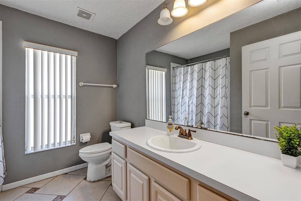 Activo con contrato: $399,900 (3 camas, 2 baños, 1817 Pies cuadrados)