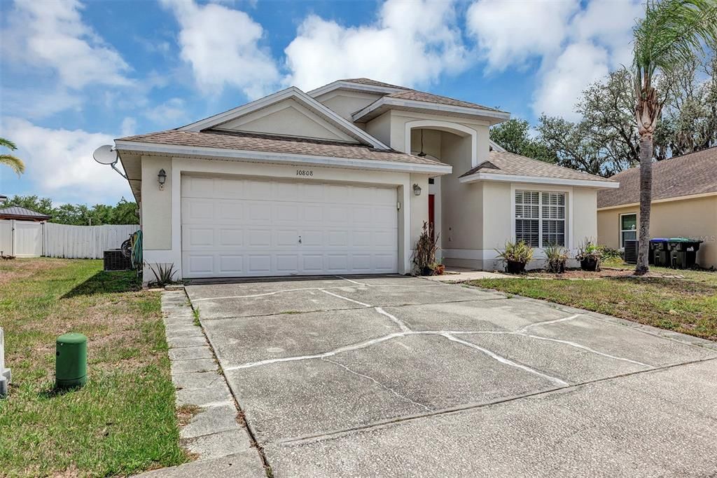Activo con contrato: $399,900 (3 camas, 2 baños, 1817 Pies cuadrados)