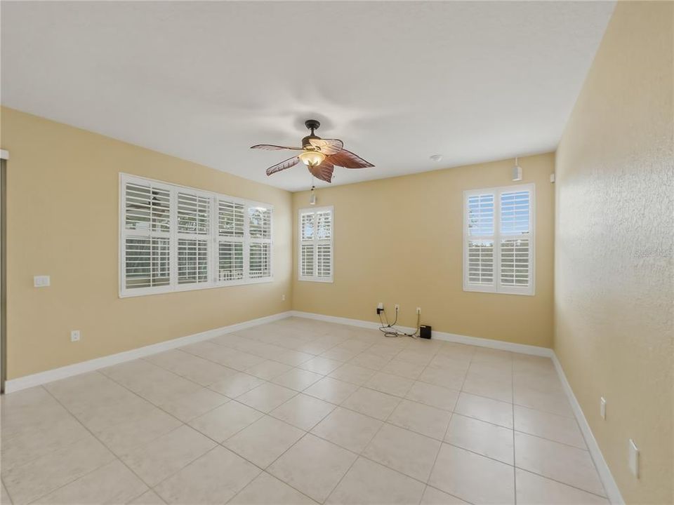 For Rent: $2,650 (3 beds, 2 baths, 2304 Square Feet)