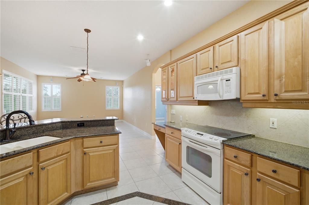 For Rent: $2,650 (3 beds, 2 baths, 2304 Square Feet)