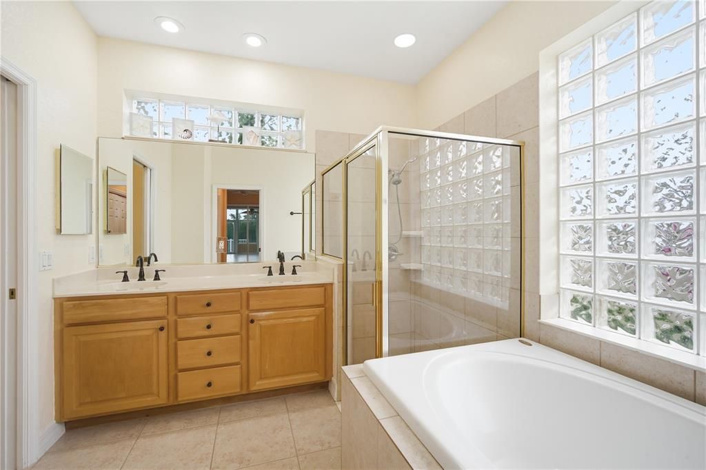 For Rent: $2,650 (3 beds, 2 baths, 2304 Square Feet)