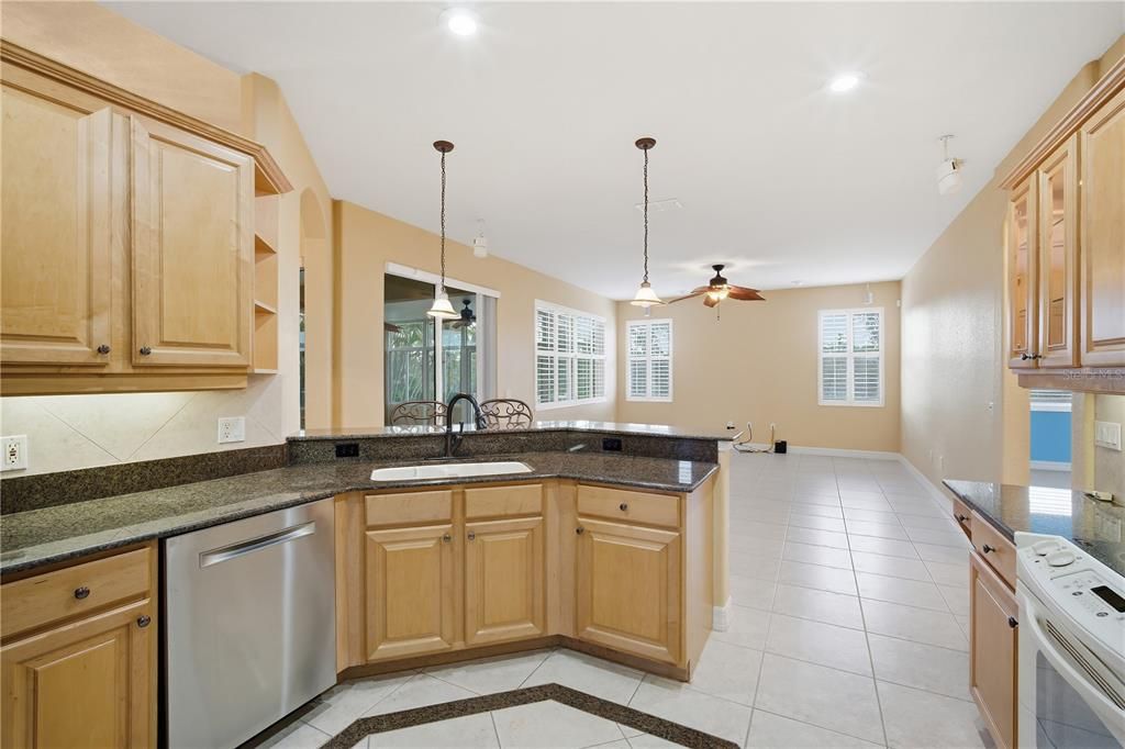 For Rent: $2,650 (3 beds, 2 baths, 2304 Square Feet)