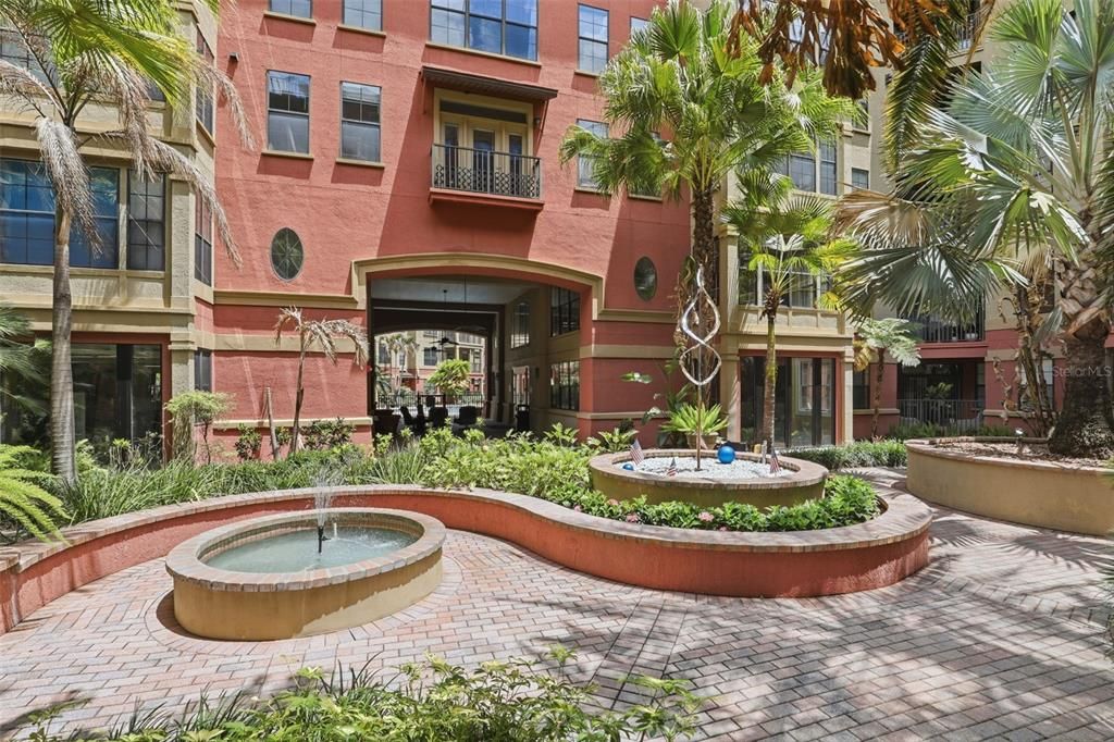Activo con contrato: $179,000 (1 camas, 1 baños, 927 Pies cuadrados)