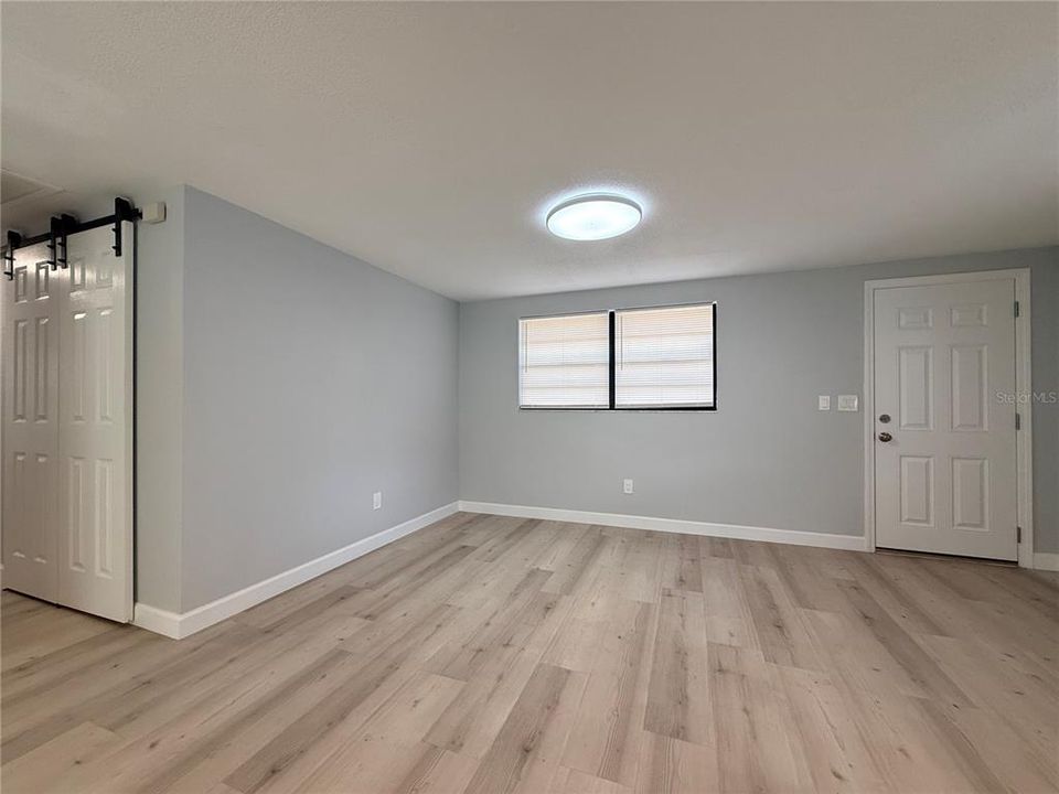 Activo con contrato: $369,000 (3 camas, 2 baños, 1048 Pies cuadrados)