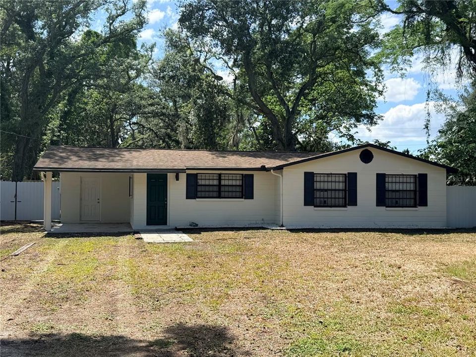 Activo con contrato: $369,000 (3 camas, 2 baños, 1048 Pies cuadrados)
