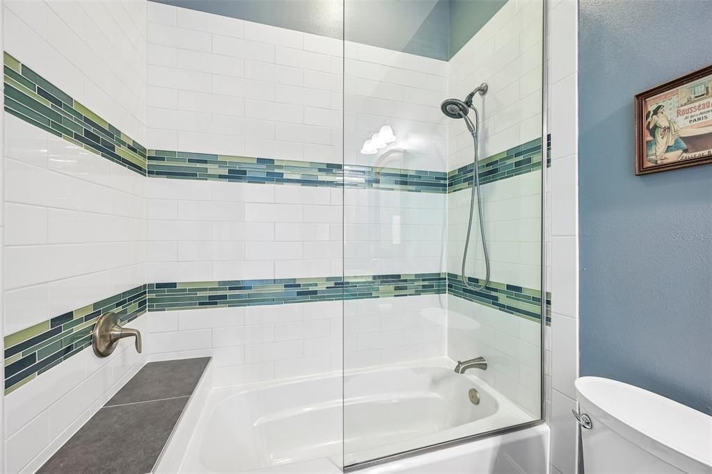 For Sale: $999,900 (3 beds, 2 baths, 2386 Square Feet)