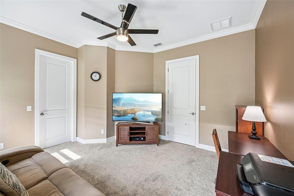 For Sale: $999,900 (3 beds, 2 baths, 2386 Square Feet)