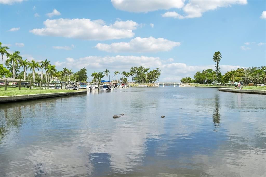 For Sale: $999,900 (3 beds, 2 baths, 2386 Square Feet)