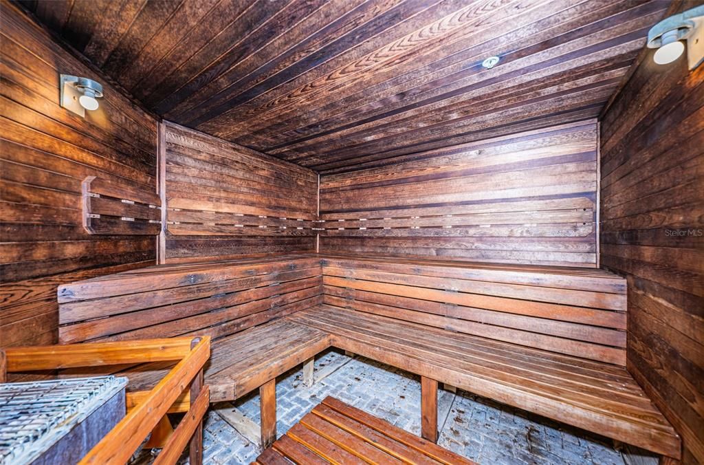 Activo con contrato: $259,900 (2 camas, 2 baños, 1443 Pies cuadrados)