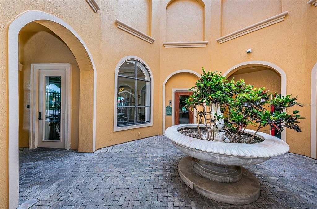 Activo con contrato: $259,900 (2 camas, 2 baños, 1443 Pies cuadrados)