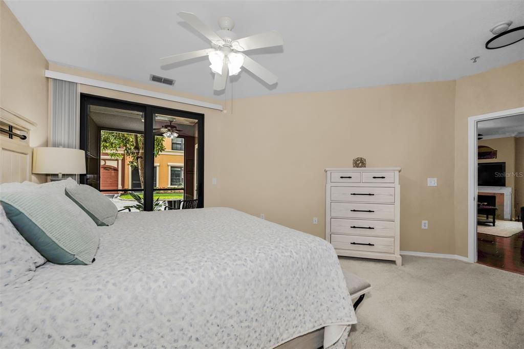 Activo con contrato: $259,900 (2 camas, 2 baños, 1443 Pies cuadrados)