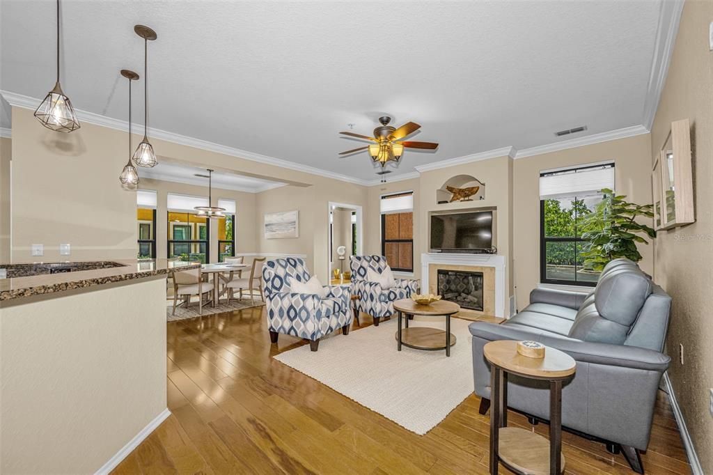 Activo con contrato: $259,900 (2 camas, 2 baños, 1443 Pies cuadrados)