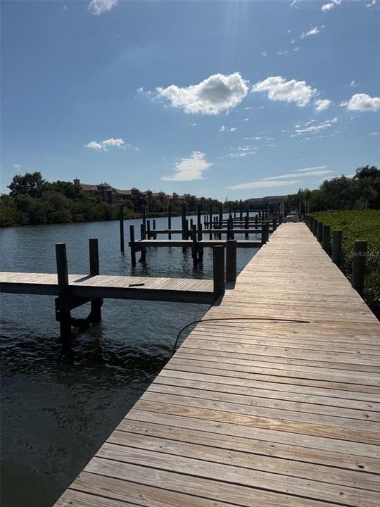 Activo con contrato: $259,900 (2 camas, 2 baños, 1443 Pies cuadrados)