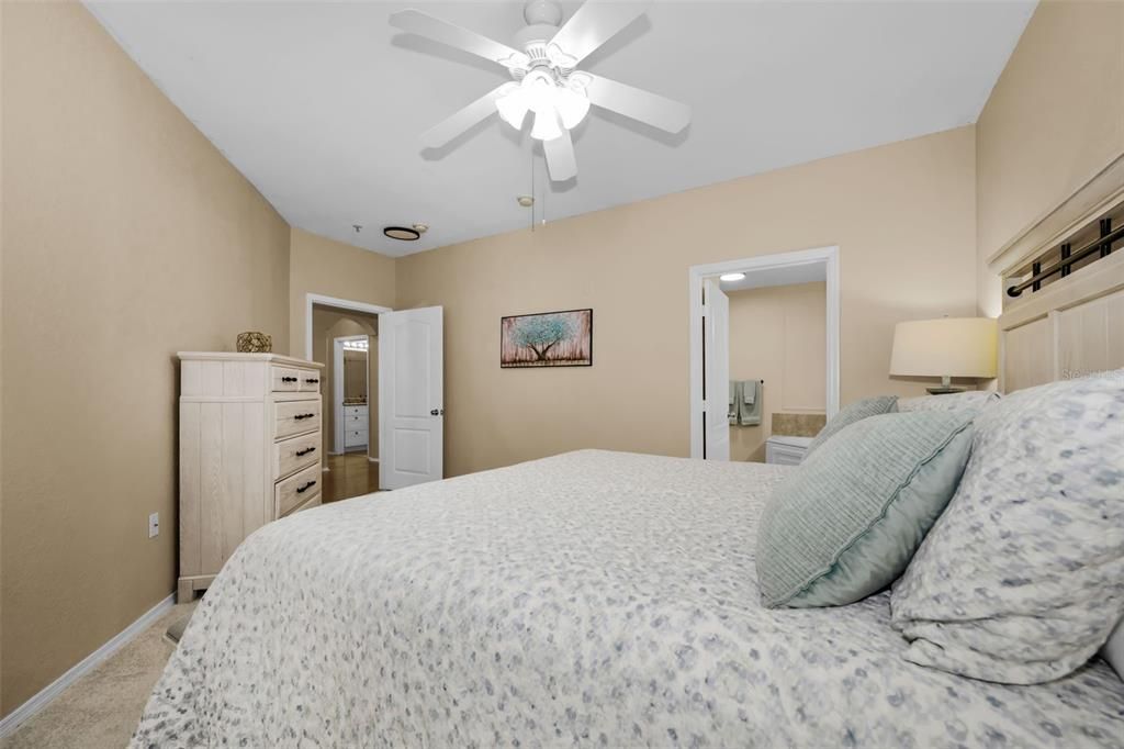 Activo con contrato: $259,900 (2 camas, 2 baños, 1443 Pies cuadrados)