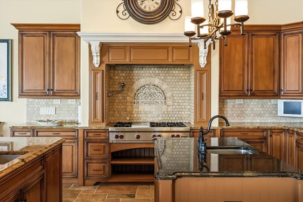For Sale: $2,225,000 (4 beds, 5 baths, 5722 Square Feet)