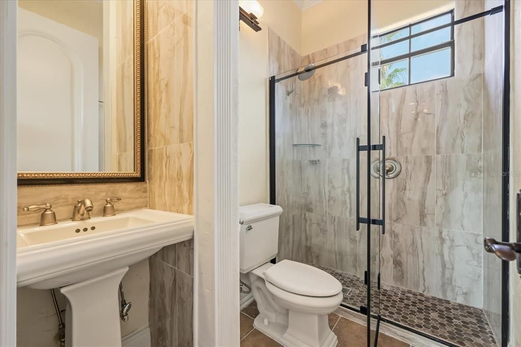 For Sale: $2,225,000 (4 beds, 5 baths, 5722 Square Feet)