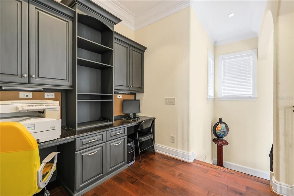 For Sale: $2,225,000 (4 beds, 5 baths, 5722 Square Feet)