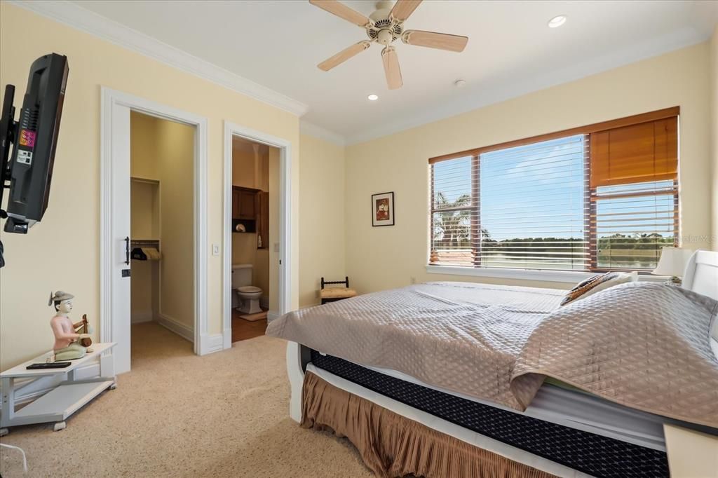 For Sale: $2,225,000 (4 beds, 5 baths, 5722 Square Feet)