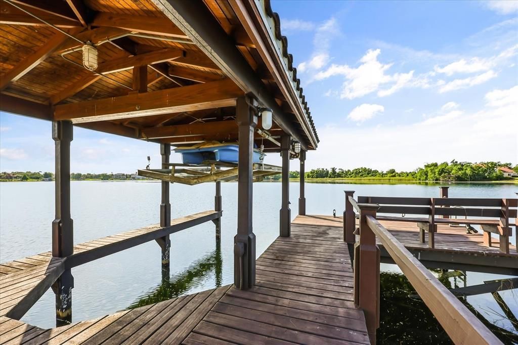 For Sale: $2,225,000 (4 beds, 5 baths, 5722 Square Feet)