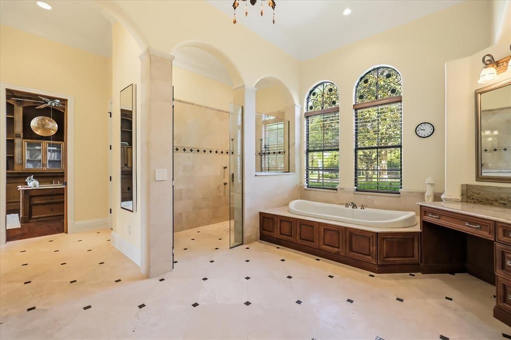 For Sale: $2,225,000 (4 beds, 5 baths, 5722 Square Feet)