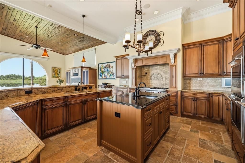 For Sale: $2,225,000 (4 beds, 5 baths, 5722 Square Feet)