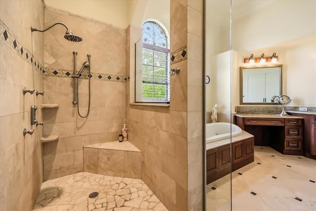 For Sale: $2,225,000 (4 beds, 5 baths, 5722 Square Feet)
