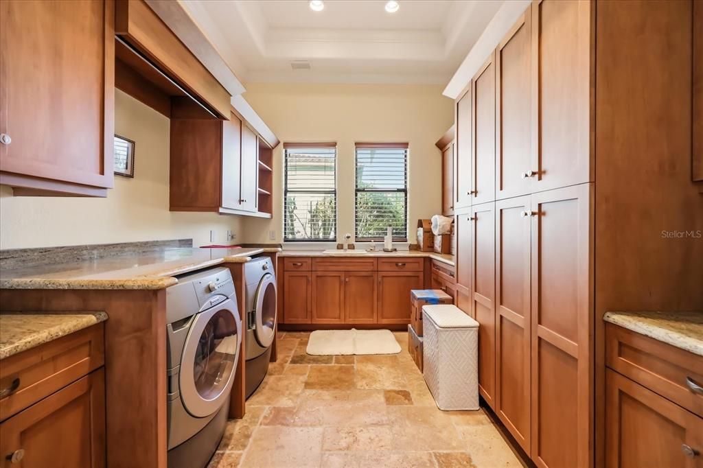 For Sale: $2,225,000 (4 beds, 5 baths, 5722 Square Feet)