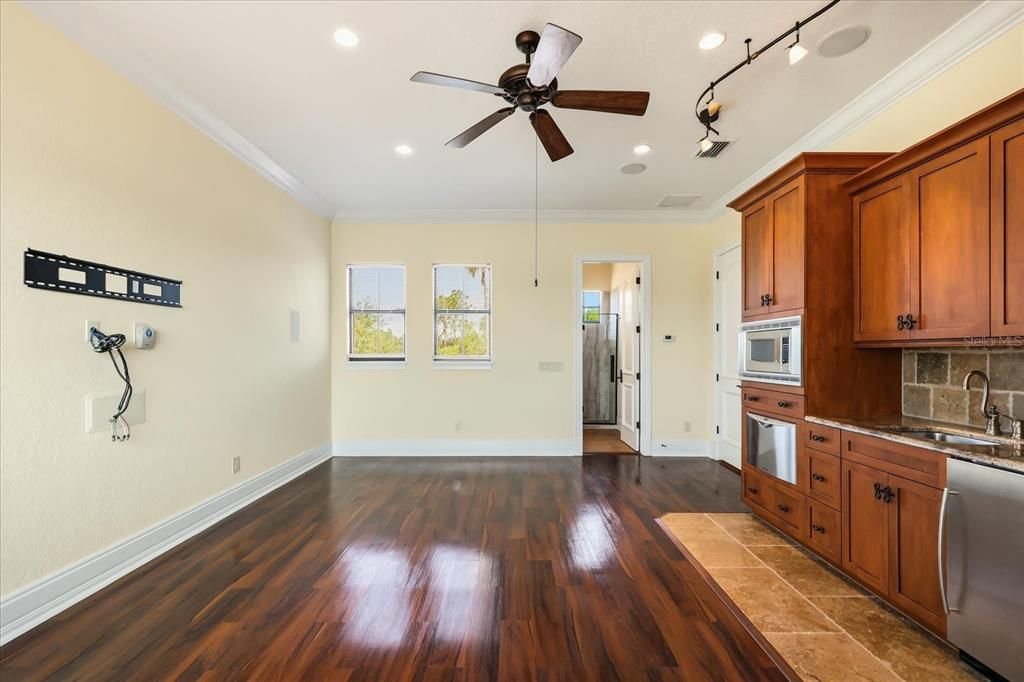 For Sale: $2,225,000 (4 beds, 5 baths, 5722 Square Feet)