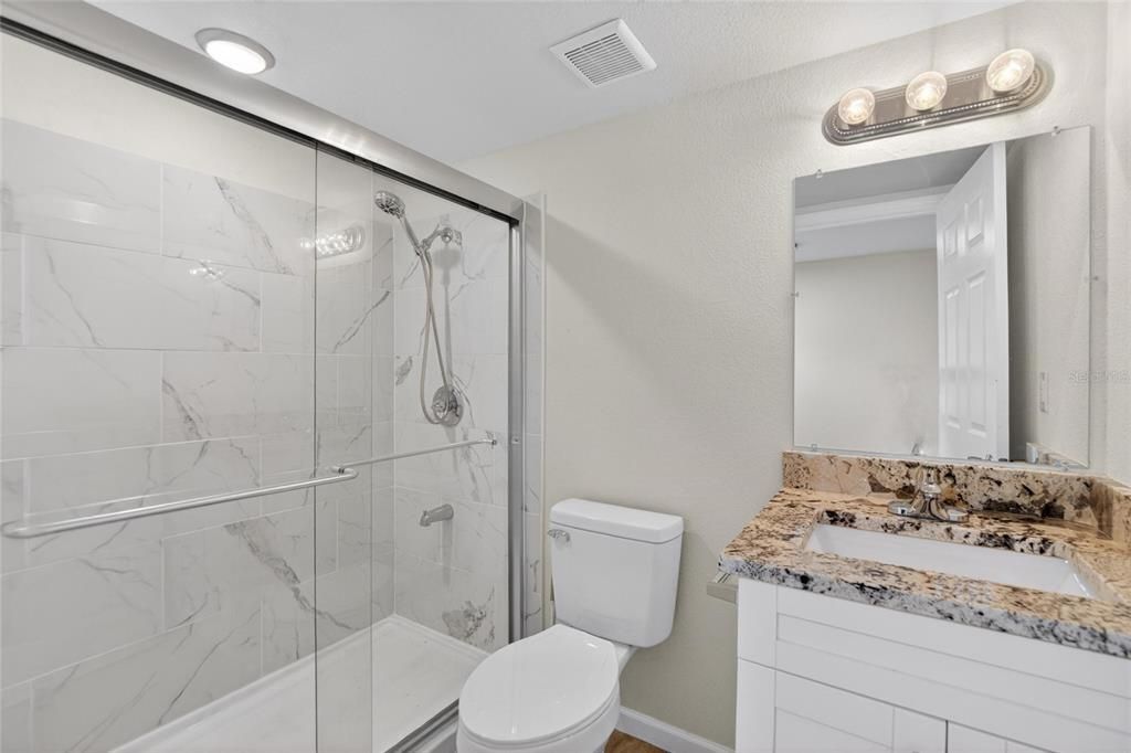 Activo con contrato: $259,999 (3 camas, 2 baños, 1020 Pies cuadrados)