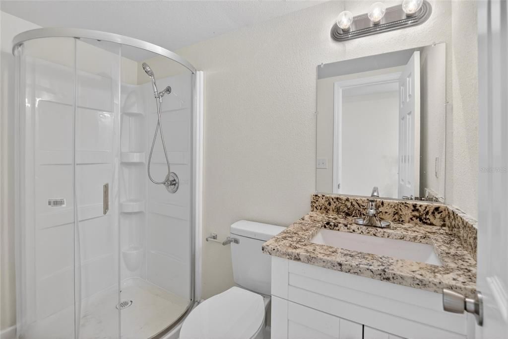 Activo con contrato: $259,999 (3 camas, 2 baños, 1020 Pies cuadrados)
