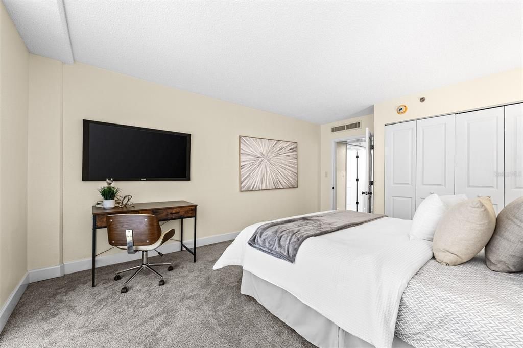 For Sale: $234,500 (2 beds, 2 baths, 1392 Square Feet)