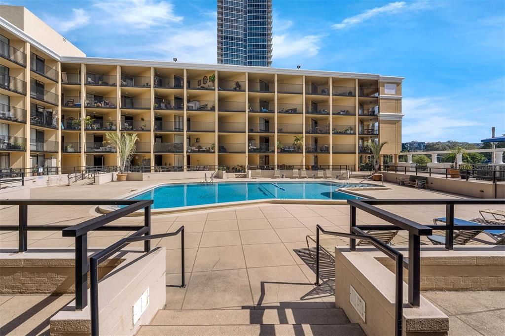For Sale: $234,500 (2 beds, 2 baths, 1392 Square Feet)