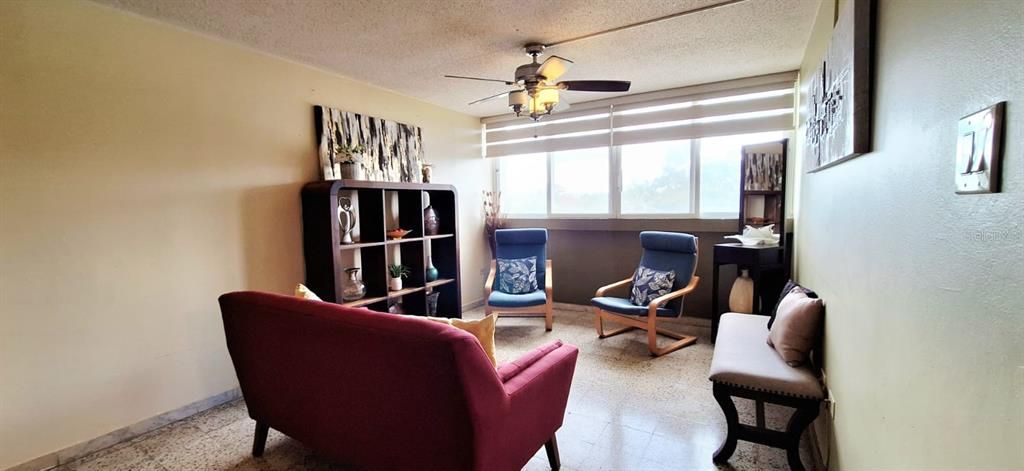 Active With Contract: $105,000 (2 beds, 1 baths, 801.61 Square Feet)
