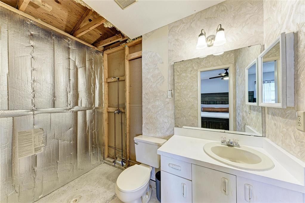 Под контрактом: $358,900 (2 спален, 2 ванн, 1201 Квадратных фут)