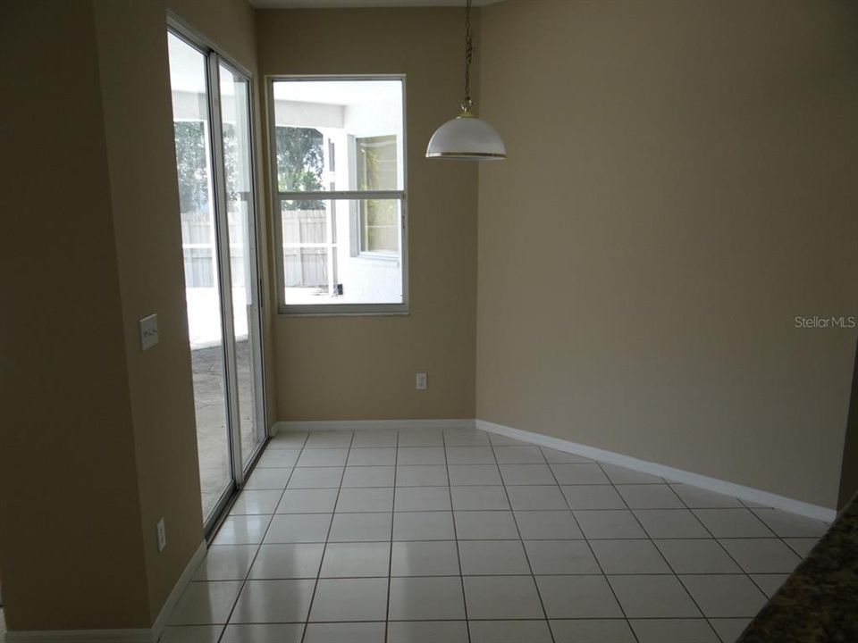 Activo con contrato: $3,200 (5 camas, 3 baños, 2625 Pies cuadrados)