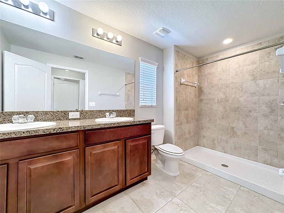 For Sale: $226,000 (2 beds, 2 baths, 1507 Square Feet)