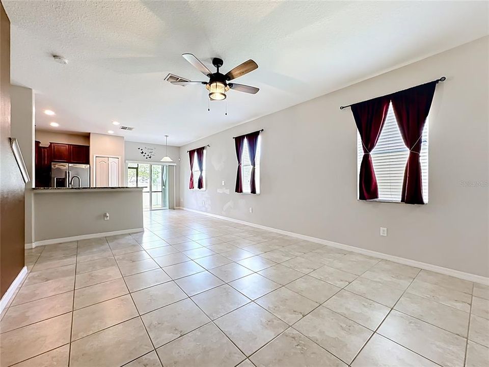 For Sale: $226,000 (2 beds, 2 baths, 1507 Square Feet)