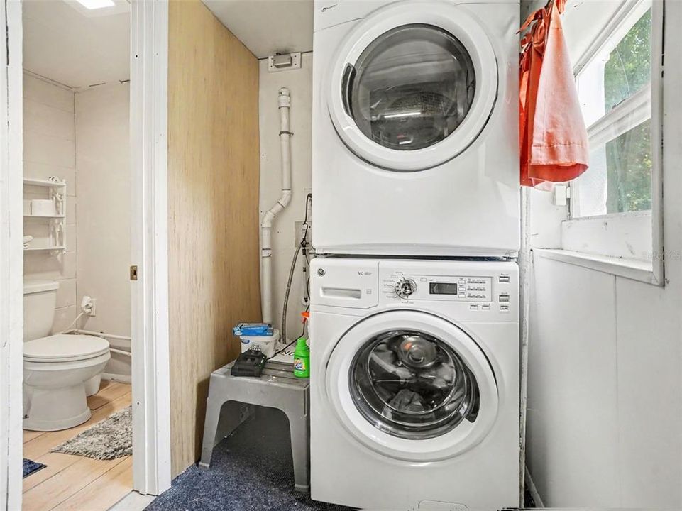 For Sale: $430,000 (3 beds, 1 baths, 1102 Square Feet)