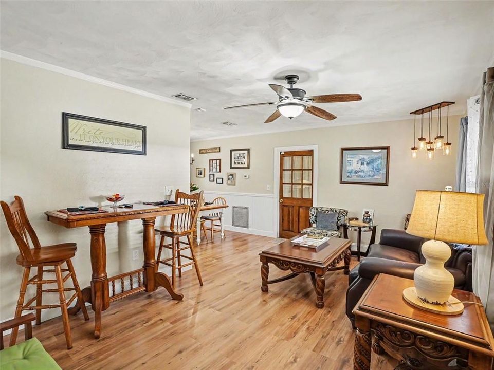 For Sale: $430,000 (3 beds, 1 baths, 1102 Square Feet)