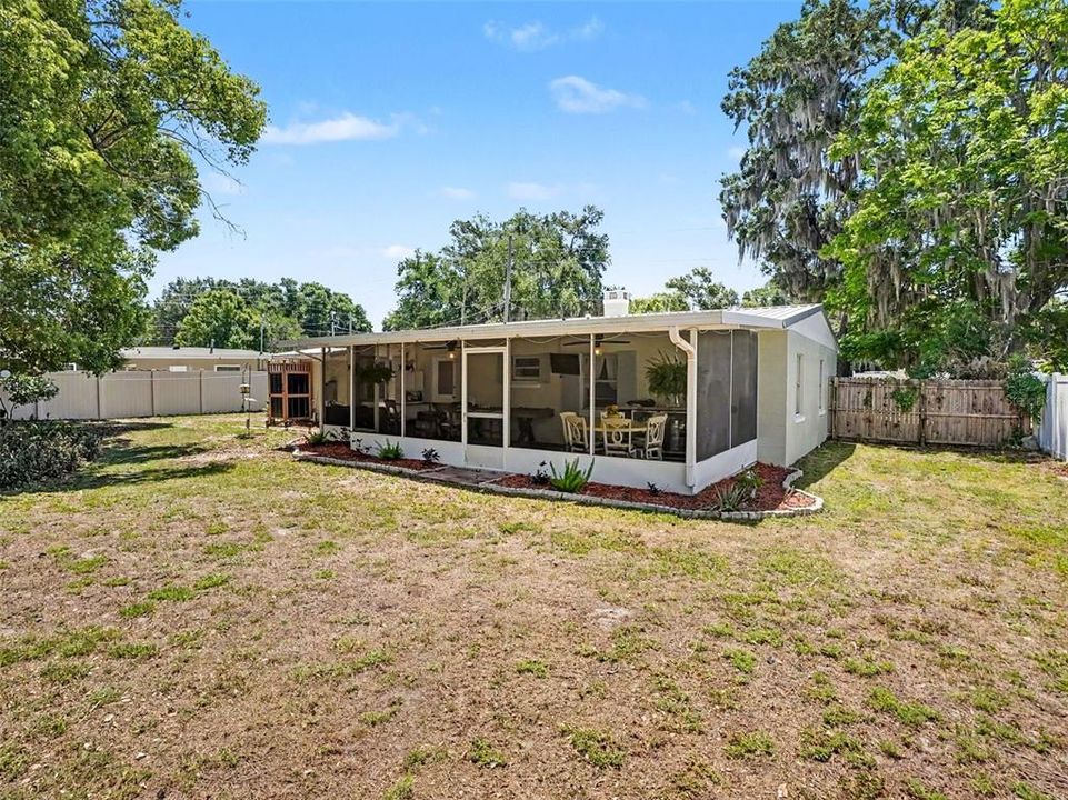 For Sale: $430,000 (3 beds, 1 baths, 1102 Square Feet)