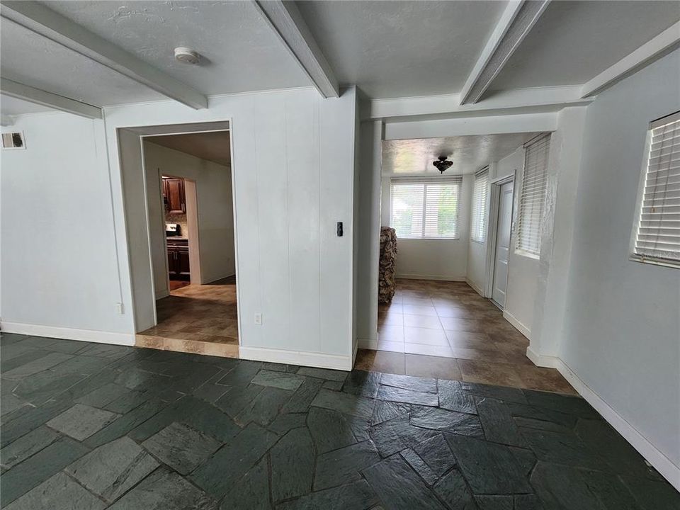 En Renta: $1,550 (2 camas, 1 baños, 1456 Pies cuadrados)