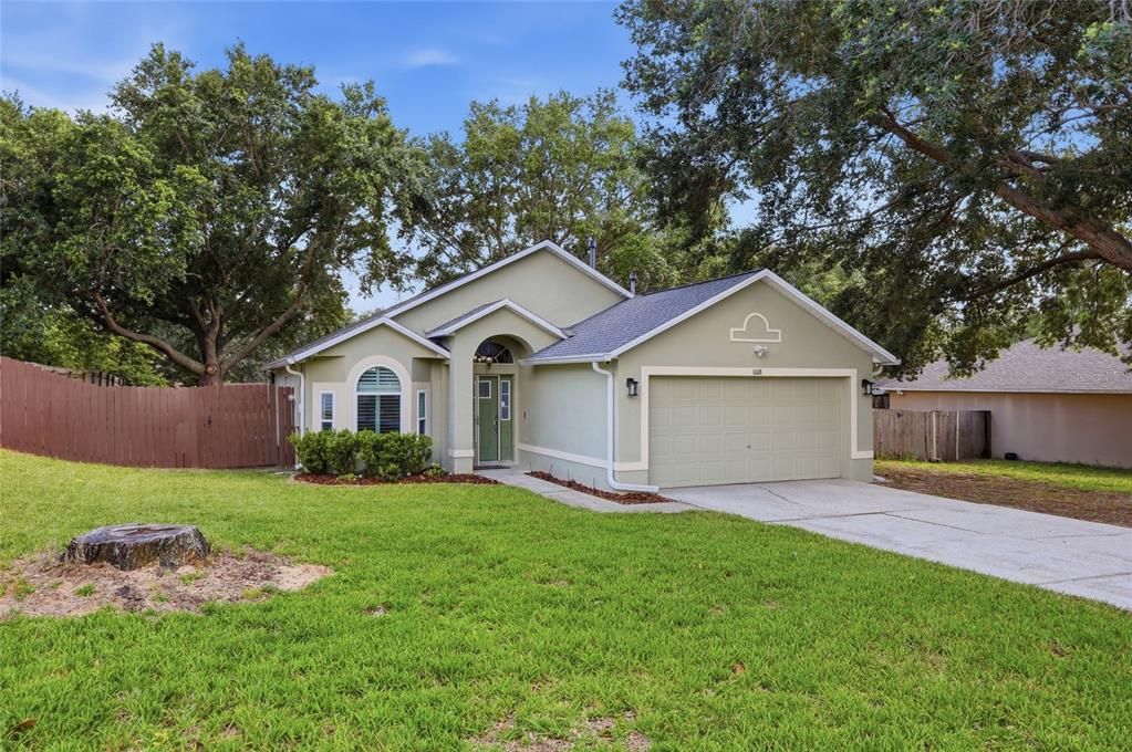 Active With Contract: $350,000 (3 beds, 2 baths, 1259 Square Feet)