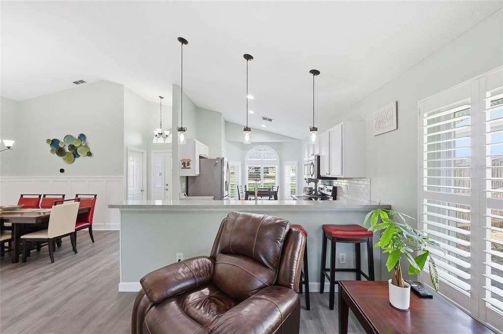 Active With Contract: $350,000 (3 beds, 2 baths, 1259 Square Feet)