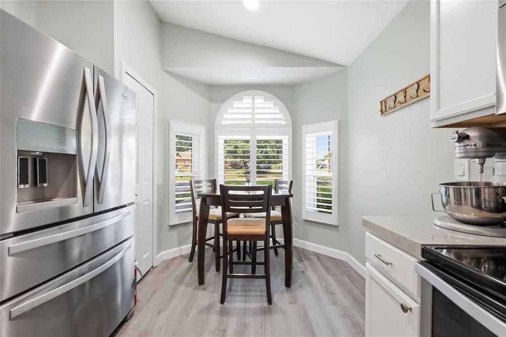 Active With Contract: $350,000 (3 beds, 2 baths, 1259 Square Feet)
