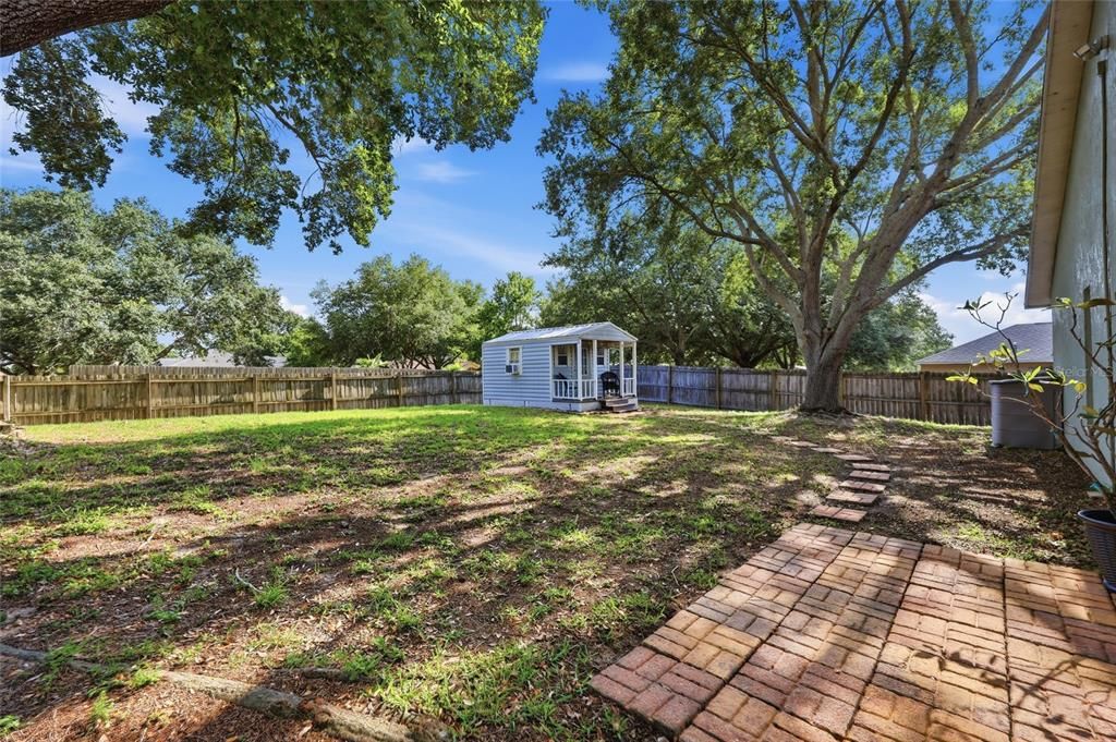 Active With Contract: $350,000 (3 beds, 2 baths, 1259 Square Feet)